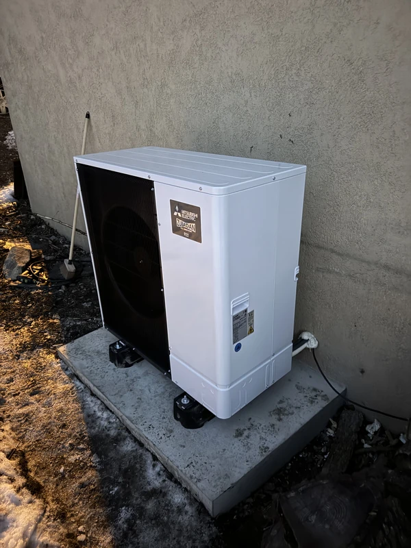 Installation d’une PAC air eau Mitsubishi Zubadan à Le Monêtier les Bains, vue 2